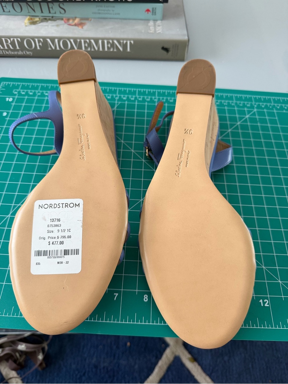 Brand New Salvatore Ferragamo Lavender Blue Leather Gancini-Strap Sandals, Sz9.5 - Picture 4 of 7
